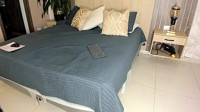 rebeca cortez  online show from March 11, 2026, 7:31 pm