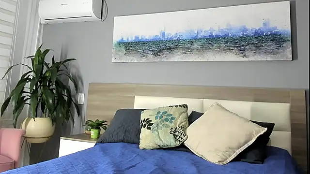 rebeca cortez  online show from April 18, 2026, 5:39 pm