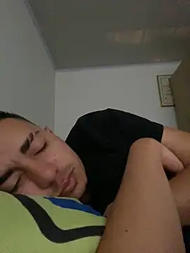 Snapshot of DanielGomez9 chatting on December 29, 2024, 10:36 pm DanielGomez9 online show from December 29, 2024, 10:36 pm