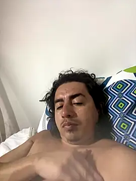 DanielGomez9 online show from December 15, 2025, 2:05 am