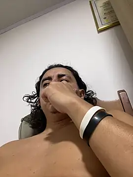 DanielGomez9 online show from May 21, 2026, 5:36 am