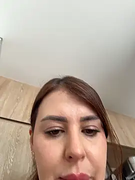 Eva Gonzalez online show from April 12, 2026, 2:00 pm