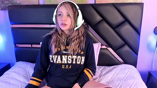 Annie mone online show from December 17, 2024, 8:21 pm