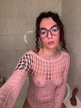 Snapshot of Strawberry_queen91 chatting on March 6, 2025, 10:47 pm Strawberry queen91 online show from March 6, 2025, 10:47 pm