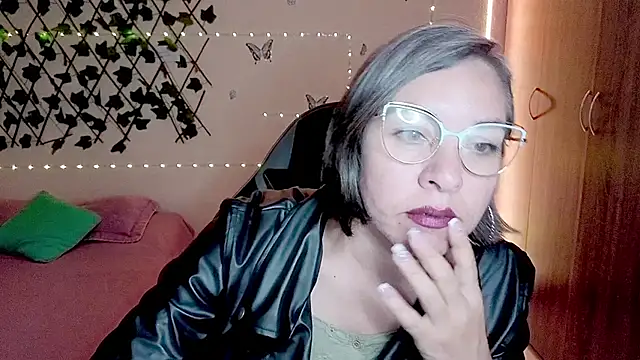 Lady breaks hearts online show from November 27, 2025, 8:44 pm