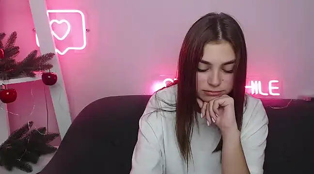 Snapshot of MilanaAngelAs chatting on December 28, 2024, 5:46 pm MilanaAngelAs online show from December 28, 2024, 5:46 pm