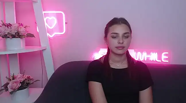Snapshot of MilanaAngelAs chatting on February 1, 2025, 5:47 pm MilanaAngelAs online show from February 1, 2025, 5:47 pm
