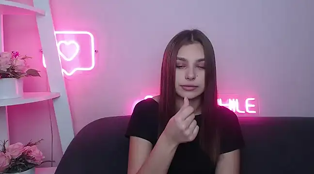 Snapshot of MilanaAngelAs chatting on February 3, 2025, 5:40 am MilanaAngelAs online show from February 3, 2025, 5:40 am