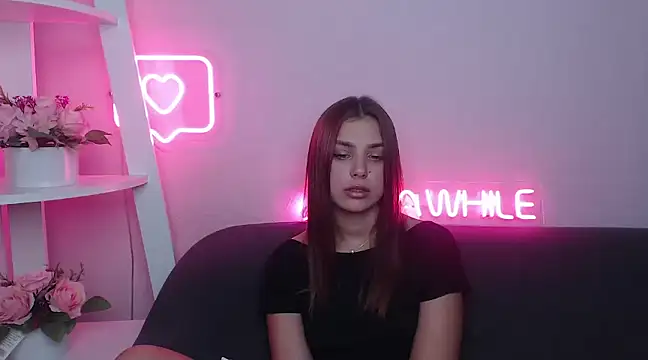 Snapshot of MilanaAngelAs chatting on February 4, 2025, 11:49 am MilanaAngelAs online show from February 4, 2025, 11:49 am
