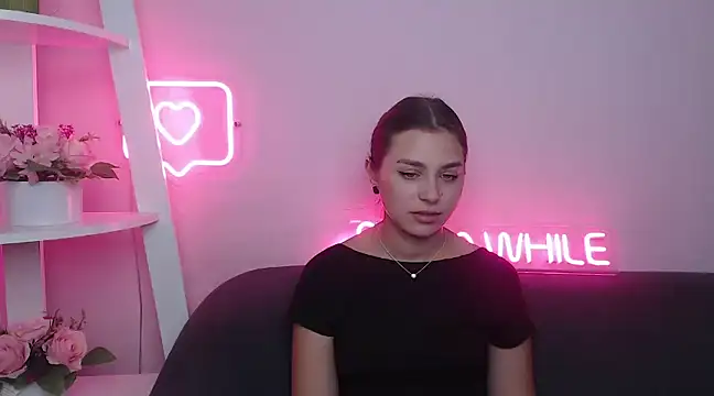 Snapshot of MilanaAngelAs chatting on February 9, 2025, 5:40 am MilanaAngelAs online show from February 9, 2025, 5:40 am