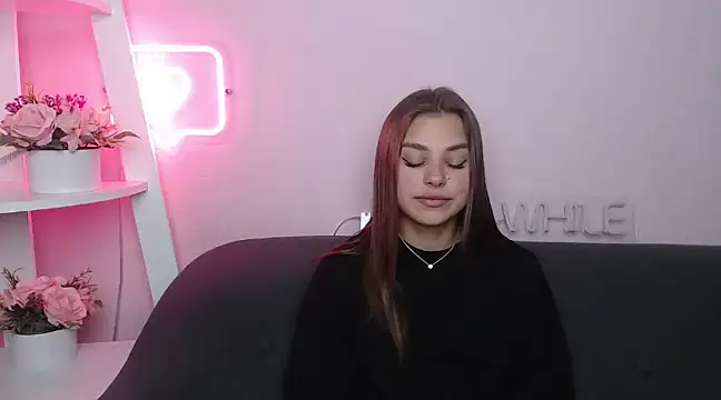 Snapshot of MilanaAngelAs chatting on March 16, 2025, 1:38 pm MilanaAngelAs online show from March 16, 2025, 1:38 pm