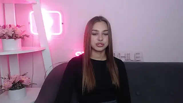 Snapshot of MilanaAngelAs chatting on October 3, 2025, 4:42 am MilanaAngelAs online show from October 3, 2025, 4:42 am