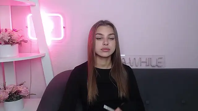 Snapshot of MilanaAngelAs chatting on October 11, 2025, 4:44 am MilanaAngelAs online show from October 11, 2025, 4:44 am
