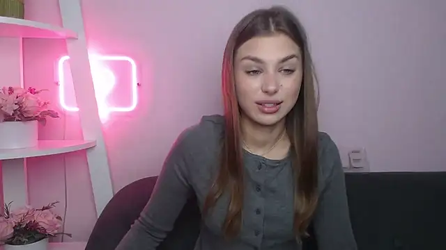 MilanaAngelAs online show from November 14, 2025, 5:39 am