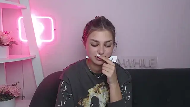 MilanaAngelAs online show from November 24, 2025, 9:14 pm