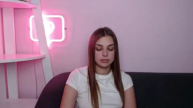 MilanaAngelAs online show from March 7, 2026, 5:43 pm