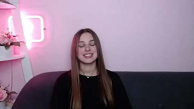 MilanaAngelAs online show from April 18, 2026, 4:55 pm