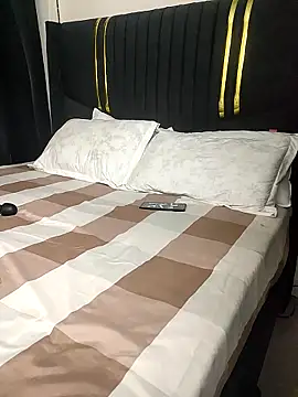 Snapshot of KikiLovesD chatting on February 16, 2026, 12:23 pm KikiLovesD online show from February 16, 2026, 12:23 pm