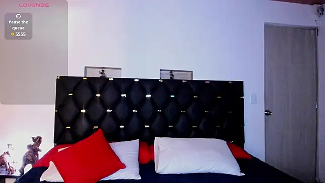 charlottemeyerr online show from December 14, 2024, 6:09 pm