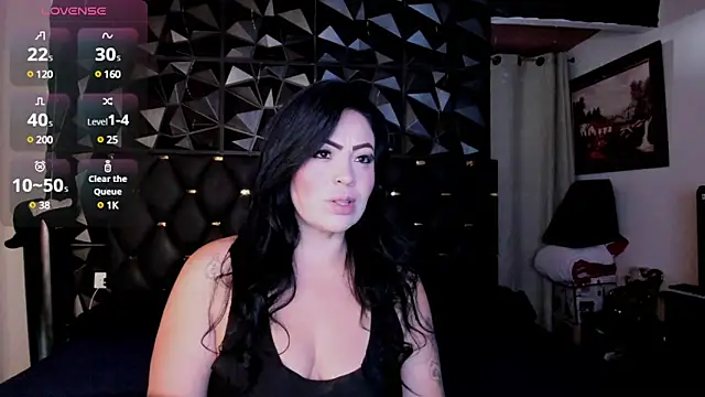 charlottemeyerr online show from January 1, 2025, 6:06 pm