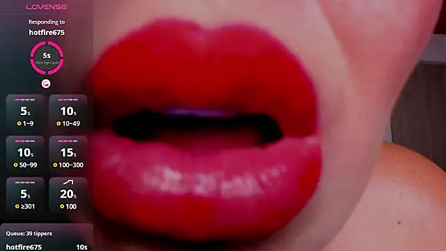 charlottemeyerr online show from January 14, 2025, 10:23 pm