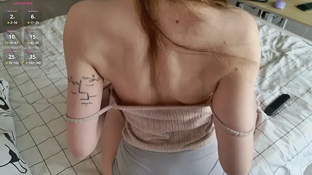 Snapshot of Hey_Kris chatting on April 6, 2026, 1:45 pm Hey Kris online show from April 6, 2026, 1:45 pm