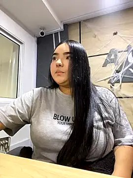 little lissiee online show from October 12, 2025, 3:00 pm