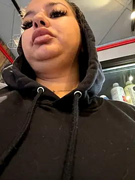 AllysonK online show from October 16, 2025, 5:41 am