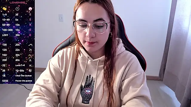 maryluna95 online show from October 27, 2025, 2:10 pm