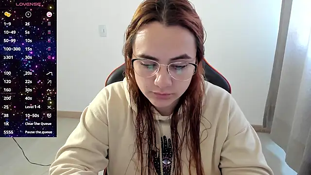 maryluna95 online show from November 4, 2025, 5:01 pm