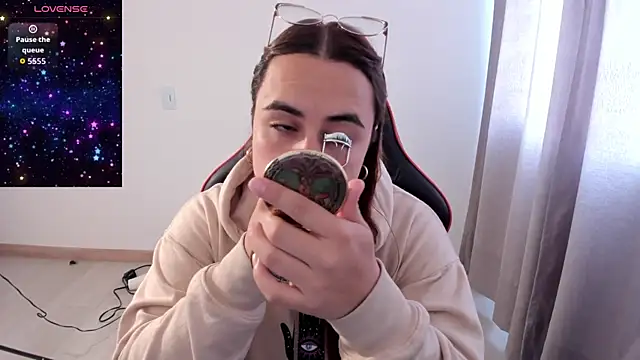 maryluna95 online show from December 15, 2025, 8:02 pm