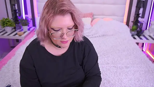 CoolTatis online show from April 14, 2026, 6:30 am