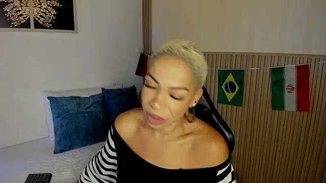 Snapshot of summer_night_ chatting on July 8, 2026, 11:48 am summer night online show from July 8, 2026, 11:48 am