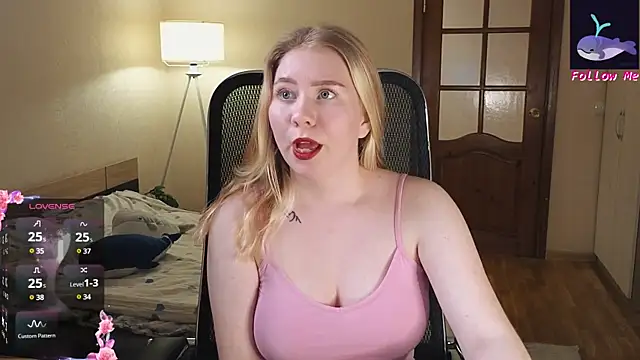 D0nna  online show from January 13, 2025, 7:21 pm