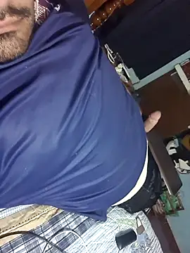 GILBERTHOR92 online show from February 4, 2026, 5:57 am