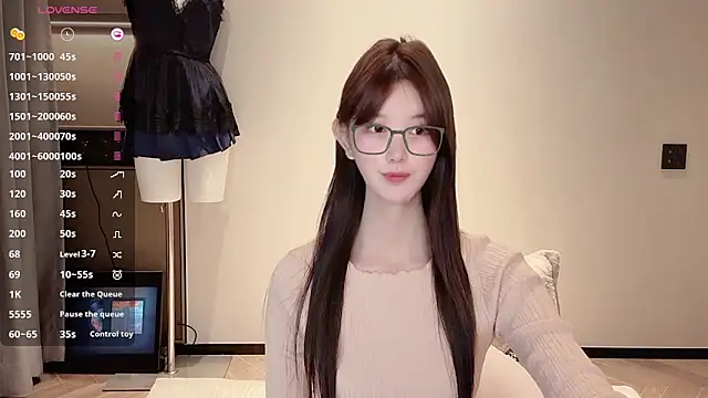 omaiiil online show from November 25, 2025, 9:31 am