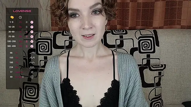 TinaWince online show from November 7, 2025, 4:56 am