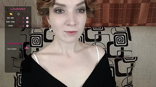 TinaWince online show from December 20, 2025, 4:52 am