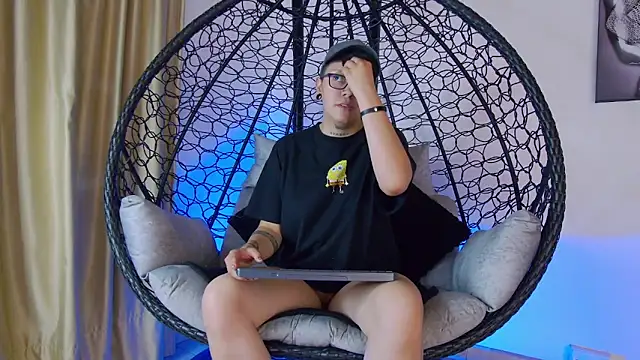 alex noa online show from April 15, 2026, 6:37 pm