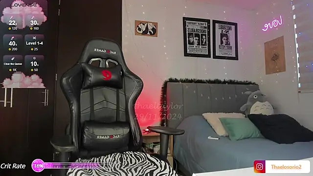  thaeltaylor online show from December 5, 2024, 4:55 pm