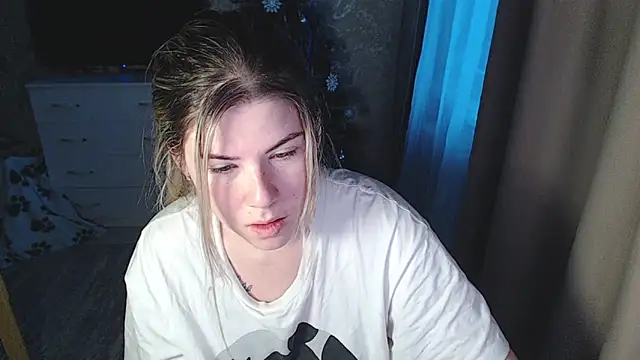 Snapshot of MelissaXKinky chatting on December 18, 2024, 3:26 am MelissaXKinky online show from December 18, 2024, 3:26 am