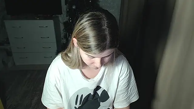 Snapshot of MelissaXKinky chatting on December 18, 2024, 1:34 pm MelissaXKinky online show from December 18, 2024, 1:34 pm