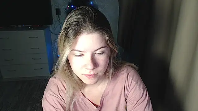 Snapshot of MelissaXKinky chatting on December 23, 2024, 5:32 pm MelissaXKinky online show from December 23, 2024, 5:32 pm