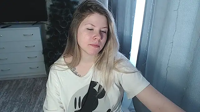 Snapshot of MelissaXKinky chatting on January 27, 2025, 6:41 am MelissaXKinky online show from January 27, 2025, 6:41 am