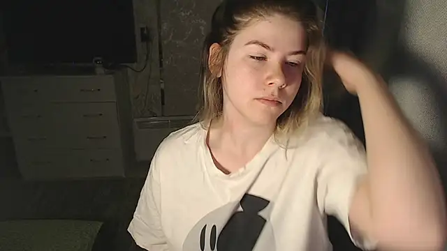 Snapshot of MelissaXKinky chatting on March 13, 2025, 1:32 am MelissaXKinky online show from March 13, 2025, 1:32 am