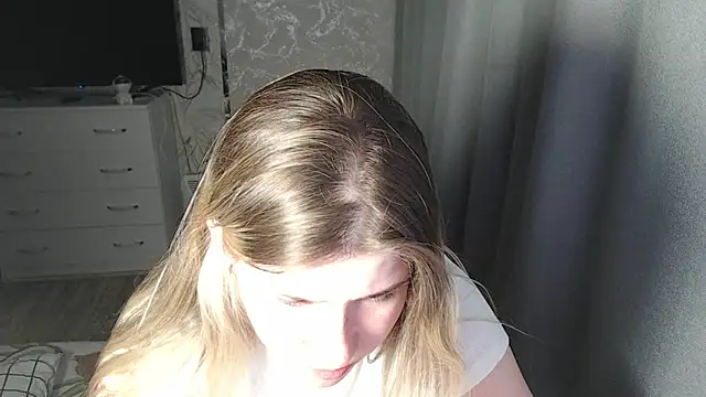 Snapshot of MelissaXKinky chatting on March 16, 2025, 6:12 pm MelissaXKinky online show from March 16, 2025, 6:12 pm