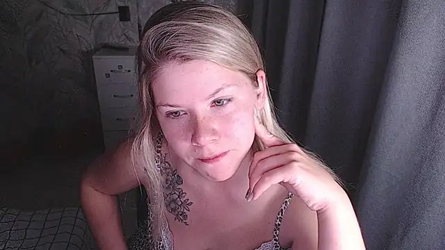 Snapshot of MelissaXKinky chatting on October 20, 2025, 6:41 pm MelissaXKinky online show from October 20, 2025, 6:41 pm