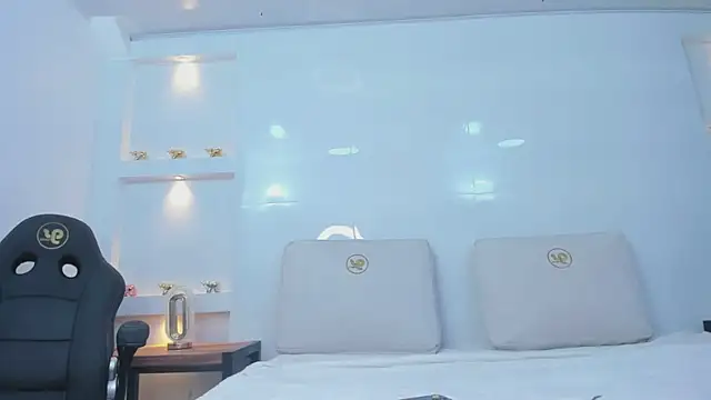 Dalia-Prada online show from April 18, 2026, 4:49 am