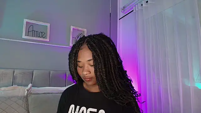 Anneth  M online show from March 20, 2025, 10:51 pm