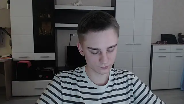 angryzan online show from February 6, 2025, 10:15 am